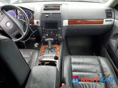 Zdjęcie 8 z 13 samochodu: 2006 VOLKSWAGEN TOUAREG 3.2 VIN:WVGZG77L76D024482 - miniatura