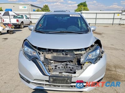 Piąte zdjęcie samochodu w środku: 2018 NISSAN VERSA NOTE SV VIN:3N1CE2CP7JL354186 - miniatura