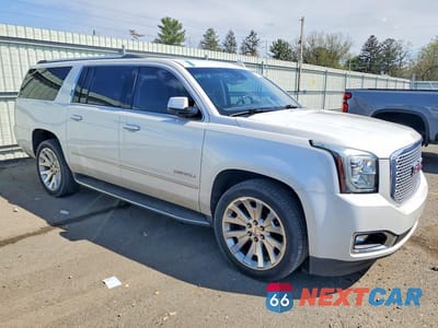 Czwarte zdjęcie samochodu z boku: 2017 GMC YUKON XL DENALI VIN:1GKS2HKJ3HR293458 - miniatura