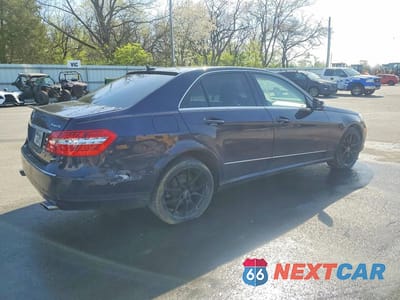 Trzecie zdjęcie samochodu z tyłu: 2010 MERCEDES-BENZ E 350 4MATIC VIN:WDDHF8HB1AA211215 - miniatura