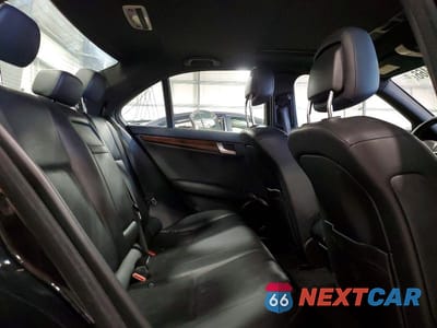 Zdjęcie 10 z 12 samochodu: 2012 MERCEDES-BENZ C 300 4MATIC VIN:WDDGF8BB5CA613665 - miniatura