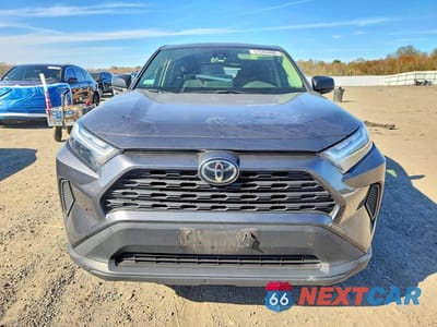 Piąte zdjęcie samochodu w środku: 2023 TOYOTA RAV4 LE VIN:JTMF1RFV6PD099103 - miniatura