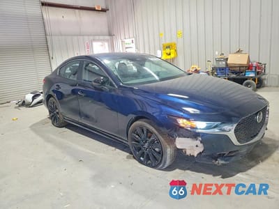 Czwarte zdjęcie samochodu z boku: 2024 MAZDA 3 SELECT SPORT VIN:3MZBPABM3RM430431 - miniatura