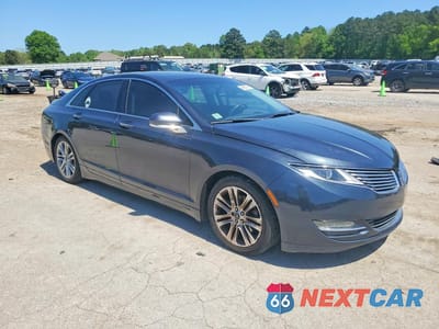 Czwarte zdjęcie samochodu z boku: 2014 LINCOLN MKZ VIN:3LN6L2GK4ER825014 - miniatura