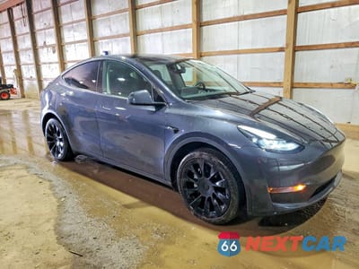 Czwarte zdjęcie samochodu z boku: 2024 TESLA MODEL Y VIN:7SAYGDEE3RA252267 - miniatura