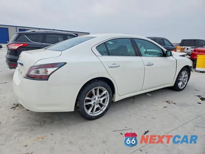 Trzecie zdjęcie samochodu z tyłu: 2014 NISSAN MAXIMA 3.5 S VIN:1N4AA5AP3EC488009 - miniatura