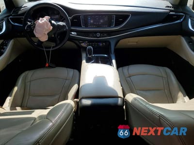 Zdjęcie 8 z 13 samochodu: 2021 BUICK ENCLAVE ESSENCE VIN:5GAERBKW6MJ105989 - miniatura