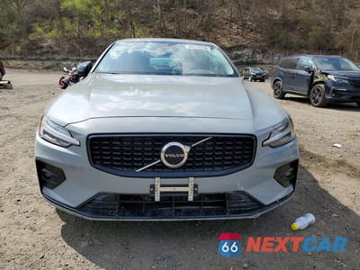 Piąte zdjęcie samochodu w środku: 2025 VOLVO S60 CORE VIN:7JRL12GJ1SG362578 - miniatura