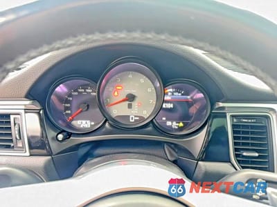 Zdjęcie 8 z 10 samochodu: 2018 PORSCHE MACAN S VIN:WP1AB2A5XJLB34419 - miniatura