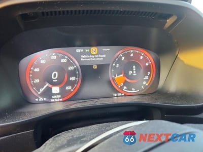 Zdjęcie 9 z 13 samochodu: 2019 VOLVO XC40 T5 MOMENTUM VIN:YV4162UK6K2054613 - miniatura