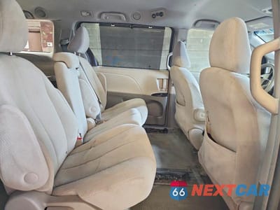Zdjęcie 11 z 13 samochodu: 2012 TOYOTA SIENNA LE VIN:5TDKK3DC7CS178188 - miniatura