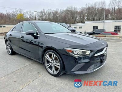 Czwarte zdjęcie samochodu z boku: 2020 MERCEDES-BENZ CLA 250 VIN:WDD5J4GB1LN035113 - miniatura