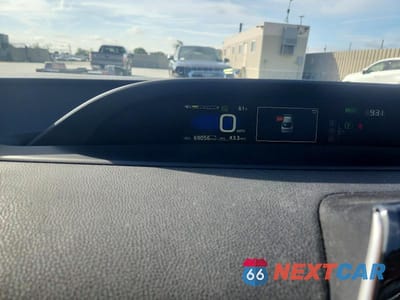 Zdjęcie 9 z 12 samochodu: 2017 TOYOTA PRIUS TWO VIN:JTDKBRFU7H3040412 - miniatura