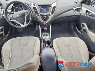 Zdjęcie 8 z 12 samochodu: 2012 HYUNDAI VELOSTER VIN:KMHTC6AD8CU066958 - miniatura