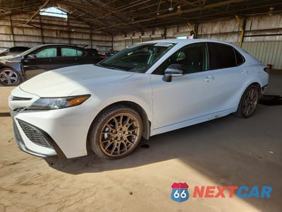 2024 TOYOTA CAMRY HYBRID SE NIGHTSHADE 4T1T31AK4RU078180 - główne zdjęcie licytacji z USA - miniatura