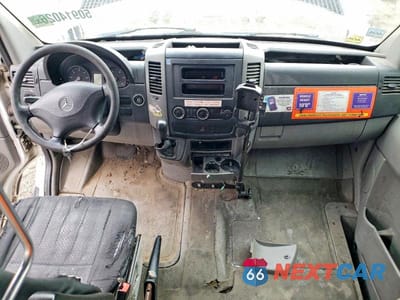 Zdjęcie 8 z 12 samochodu: 2012 MERCEDES BENZ SPRINTER 2500 DELIVERY VAN VIN:WD3PE8CB2C5669934 - miniatura