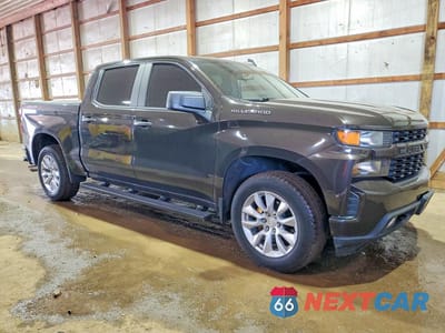 Czwarte zdjęcie samochodu z boku: 2019 CHEVROLET SILVERADO K1500 CUSTOM VIN:1GCPYBEH0KZ378383 - miniatura