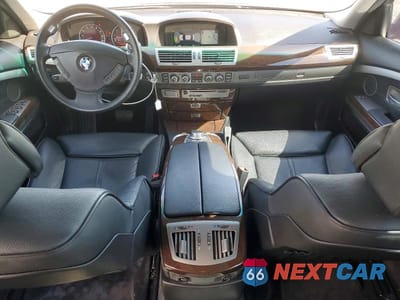 Zdjęcie 8 z 12 samochodu: 2007 BMW 750 VIN:WBAHN83567DT74090 - miniatura