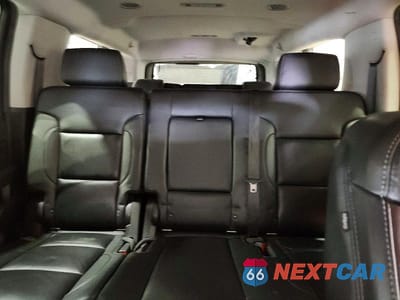 Zdjęcie 10 z 14 samochodu: 2019 CHEVROLET SUBURBAN LT 4WD 5.3L V8 VIN:1GNSKHKC3KR139912 - miniatura