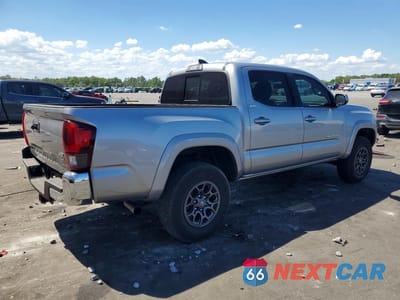 Trzecie zdjęcie samochodu z tyłu: 2018 TOYOTA TACOMA SR5 V6 VIN:5TFAZ5CN8JX071101 - miniatura
