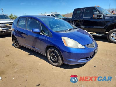 Czwarte zdjęcie samochodu z boku: 2013 HONDA FIT VIN:JHMGE8H33DC017438 - miniatura