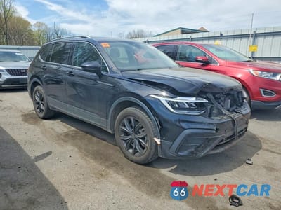 Czwarte zdjęcie samochodu z boku: 2024 VOLKSWAGEN TIGUAN SE VIN:3VV3B7AX9RM074427 - miniatura
