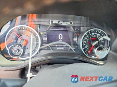 Zdjęcie 9 z 12 samochodu: 2020 RAM 1500 LARAMIE VIN:1C6SRFRT2LN192017 - miniatura