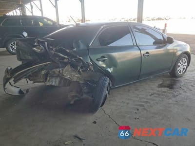 Trzecie zdjęcie samochodu z tyłu: 2011 KIA FORTE VIN:KNAFT4A22B5324479 - miniatura