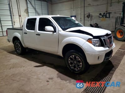 Czwarte zdjęcie samochodu z boku: 2018 NISSAN FRONTIER PRO-4X VIN:1N6AD0EV0JN768933 - miniatura