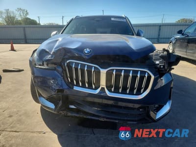 Piąte zdjęcie samochodu w środku: 2024 BMW X1 XDRIVE28I VIN:WBX73EF0XR5Z26001 - miniatura