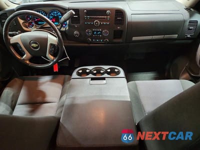 Zdjęcie 8 z 13 samochodu: 2013 CHEVROLET SILVERADO K1500 LT VIN:3GCPKSE71DG339636 - miniatura