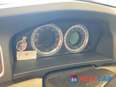 Zdjęcie 9 z 12 samochodu: 2013 VOLVO S60 T5 VIN:YV1612FS7D2180898 - miniatura