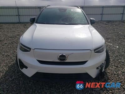 Piąte zdjęcie samochodu w środku: 2023 VOLVO XC40 RECHARGE ULTIMATE VIN:YV4ED3UM6P2082188 - miniatura