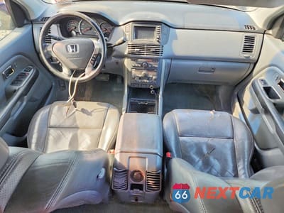 Zdjęcie 8 z 11 samochodu: 2004 HONDA PILOT EXL VIN:2HKYF187X4H605001 - miniatura