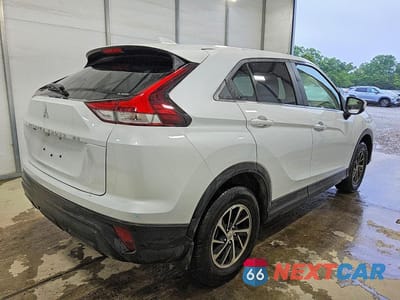 Trzecie zdjęcie samochodu z tyłu: 2024 MITSUBISHI ECLIPSE CROSS ES VIN:JA4ATUAA9RZ075003 - miniatura