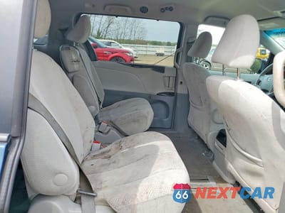 Zdjęcie 11 z 13 samochodu: 2012 TOYOTA SIENNA LE 8-PASSENGER VIN:5TDKK3DC0CS233306 - miniatura