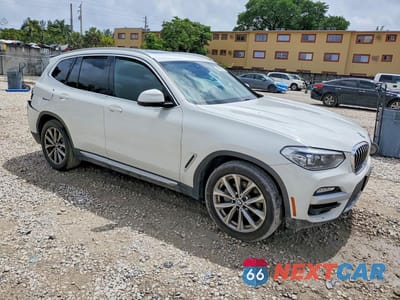 Czwarte zdjęcie samochodu z boku: 2019 BMW X3 SDRIVE30I VIN:5UXTR7C51KLF26532 - miniatura