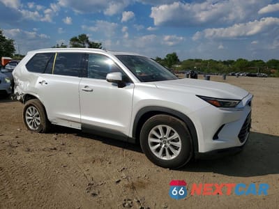 Czwarte zdjęcie samochodu z boku: 2025 TOYOTA GRAND HIGHLANDER XLE VIN:5TDAAAA52SS032840 - miniatura