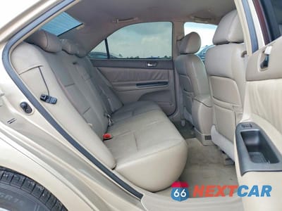 Zdjęcie 11 z 14 samochodu: 2005 TOYOTA CAMRY LE VIN:4T1BE32K15U633368 - miniatura