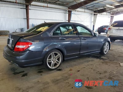 Trzecie zdjęcie samochodu z tyłu: 2013 MERCEDES-BENZ C 250 VIN:WDDGF4HB6DA757615 - miniatura