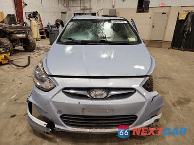 Piąte zdjęcie samochodu w środku: 2014 HYUNDAI ACCENT GLS VIN:KMHCT4AE4EU707152 - miniatura