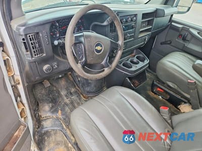 Zdjęcie 8 z 12 samochodu: 2012 CHEVROLET EXPRESS 2500 CARGO DELIVERY VAN VIN:1GCWGFCA2C1172865 - miniatura