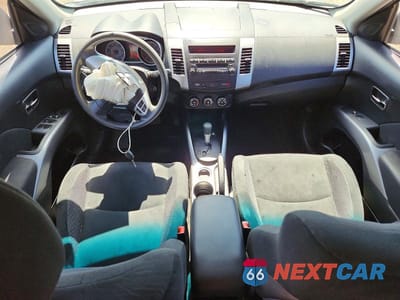 Zdjęcie 8 z 14 samochodu: 2009 MITSUBISHI OUTLANDER ES VIN:JA4LS21WX9Z009474 - miniatura