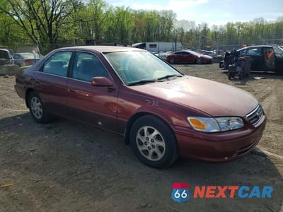 Czwarte zdjęcie samochodu z boku: 2000 TOYOTA CAMRY LE VIN:JT2BG28K2Y0421583 - miniatura