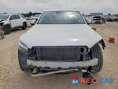 Piąte zdjęcie samochodu w środku: 2020 VOLVO XC90 T5 MOMENTUM VIN:YV4102CK8L1595561 - miniatura