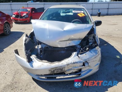 Piąte zdjęcie samochodu w środku: 2011 HONDA FIT VIN:JHMGE8H37BS004176 - miniatura