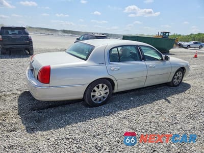 Trzecie zdjęcie samochodu z tyłu: 2005 LINCOLN TOWN CAR SIGNATURE LONG WHEELBASE VIN:1LNHM85W05Y608012 - miniatura