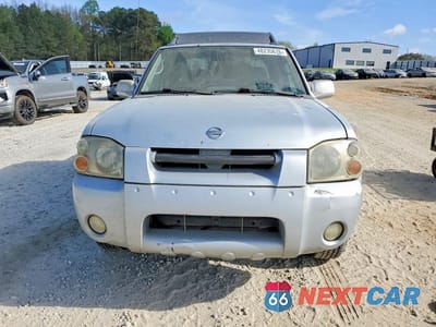 Piąte zdjęcie samochodu w środku: 2002 NISSAN FRONTIER XE-V6 VIN:1N6ED29X02C333108 - miniatura