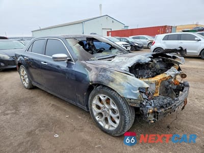 Czwarte zdjęcie samochodu z boku: 2016 CHRYSLER 300C PLATINUM VIN:2C3CCASG7GH230987 - miniatura