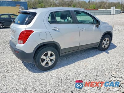 Trzecie zdjęcie samochodu z tyłu: 2016 CHEVROLET TRAX LS VIN:3GNCJNSB0GL280545 - miniatura